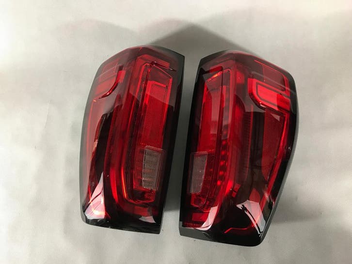 GMC SIERRA V 2018- Achterlicht Links Rechts LED, Auto-onderdelen, Verlichting, Gebruikt, Verzenden