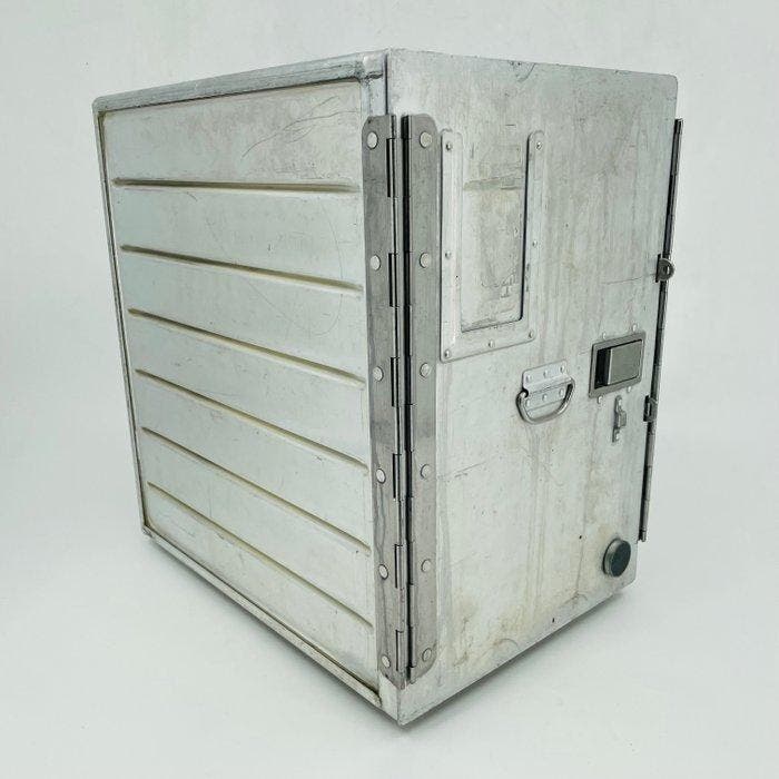 Driessen Aviation - TUI Group - Conteneur - Valise de, Antiek en Kunst, Antiek | Wandborden en Tegels