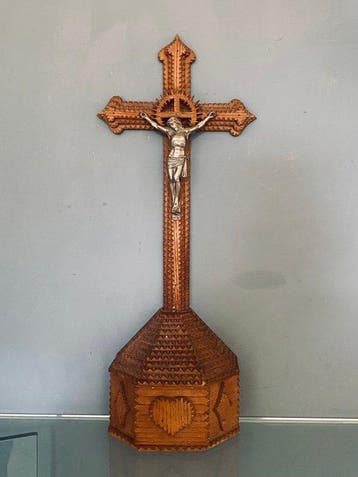 Crucifix - Hout, Metaal - 1930-1940 - Tramp Art kruisbeeld -, Antiek en Kunst