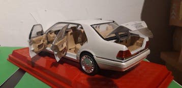 1:24 - Voiture miniature (2) - MERCEDES G Class-silber -, Hobby en Vrije tijd, Nieuw