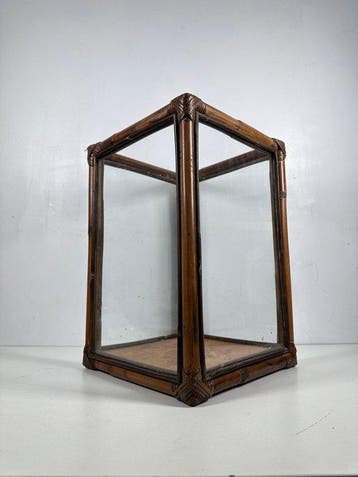 Vitrine - Vitrine in mid-century-stijl van bamboe en glas -