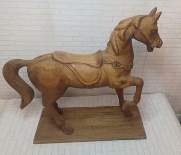 Beeldje, Hand carved horse sculpture - 63 cm - Hout