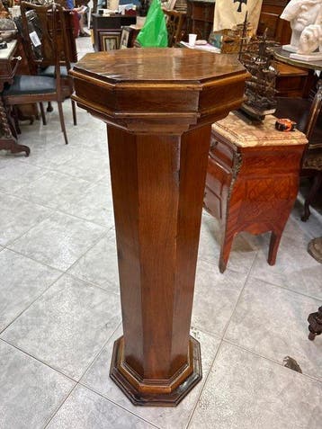 Zuilvormig houtsnijwerk, Colonna - 105 cm - Walnoot