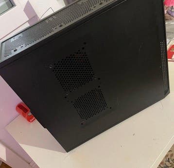 Komplett ATX Mid Tower - Computer