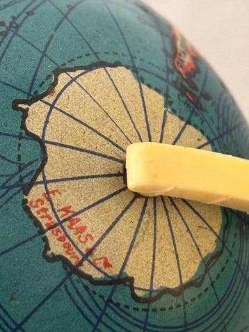 Terrestrial table globe - Rare E. Maas Strasbourg Miniature