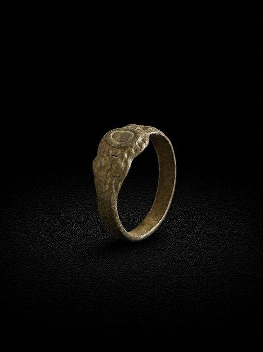 Middeleeuws Brons Ring - 13e tot 15e eeuw v.Chr. (Zonder, Antiquités & Art, Antiquités | Autres Antiquités