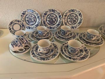 Royal Art Pottery - Service à petit déjeuner (24) - Faïence