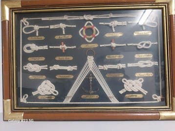 Vitrinelijst (2)- decoratief wandpaneel met zeeknopen -