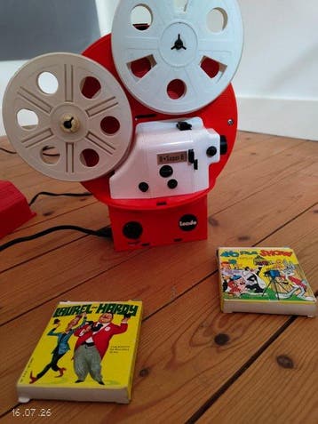 Tondo 8 + Super 8 Dual Format Movie Projector – Space Age