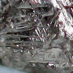 Unieke grijze driehoekdiamant met TRIGONS • Geen, Verzamelen, Mineralen en Fossielen