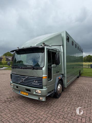 Prachtige alu Volvo Paardenvrachtwagen 6-7 paards!, Ophalen, Zo goed als nieuw, Aluminium, 2-paards trailer