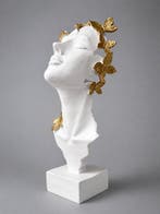 Buste, wit met gouden vlinders – modern klassiek design –, Antiek en Kunst