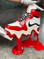 Santicri - Melting Desire, Nike