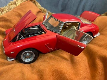 CMC 1:18 - Modelauto - Ferrari 250 GT Berlinetta Passo, Hobby en Vrije tijd, Nieuw