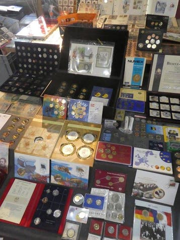 Europa. Collection of coins/banknote/medals/euro inkl. pp