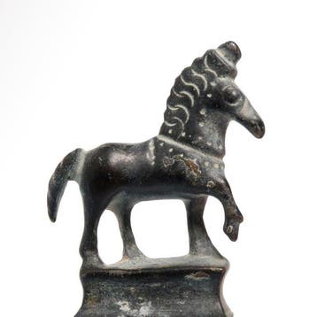 Oud-Romeins Brons Beeld van een paard op een sokkel