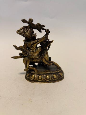 Bronzen beeld uit de 20e eeuw van een boeddhistische godheid
