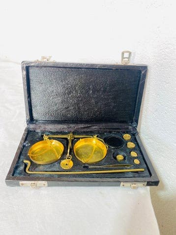 Ancienne de laboratoire 1917 , precision , pharmacie -