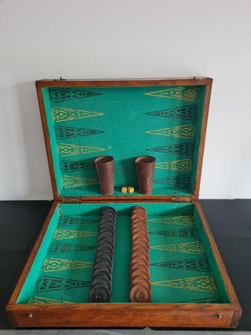 Spel - Oude backgammon in unieke houten koffer met