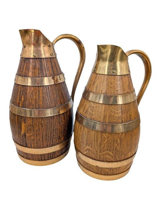 2 anciens Pichets à cidre/vin en bois et laiton doré -, Antiquités & Art, Curiosités & Brocante