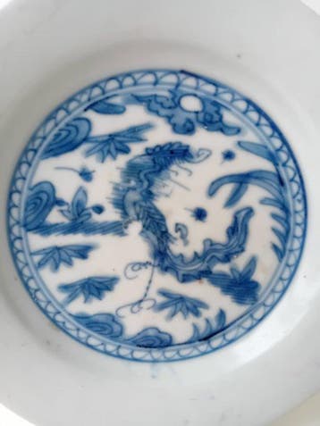 Bord - een porseleinen bord uit de Ming-dynastie met een