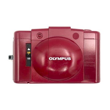 Olympus XA2 rare red version | Analoge compactcamera
