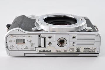 Nikon Nikon 1 J5 Silver [#1454] Spiegelloze camera, Nieuw