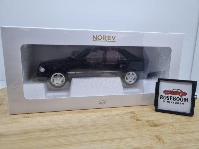 Norev 1:18 - Modelauto - Mercedes-Benz C36 AMG - Obsidian, Hobby en Vrije tijd, Modelauto's | 1:5 tot 1:12