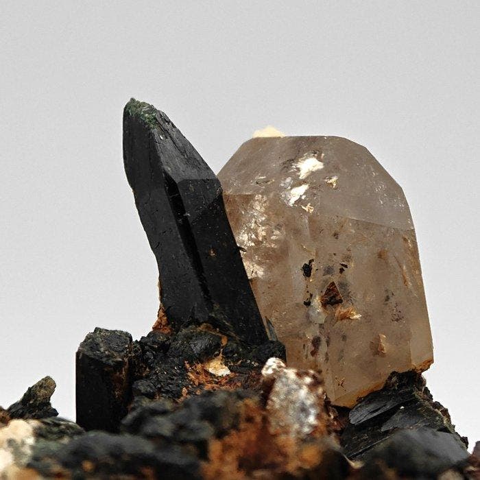 Zeldzame EGIRINA NERA met rookkwarts! MALAWI Kristallen op, Collections, Minéraux & Fossiles