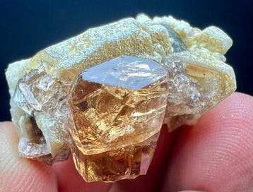 Topaas Kristalcluster - Hoogte: 35 mm - Breedte: 24 mm- 14.8, Verzamelen, Mineralen en Fossielen