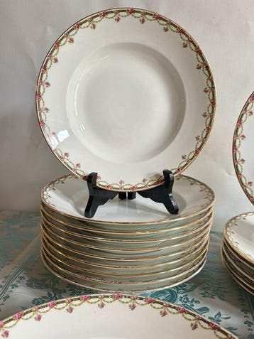 F. Legrand & Cie - Eetservies (28) - Porselein, Verguld -