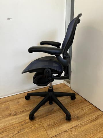 Refurbished Herman Miller Aeron, Blauwe Mesh, Zo goed als nieuw, Bureaustoel, Ergonomisch, Verzenden