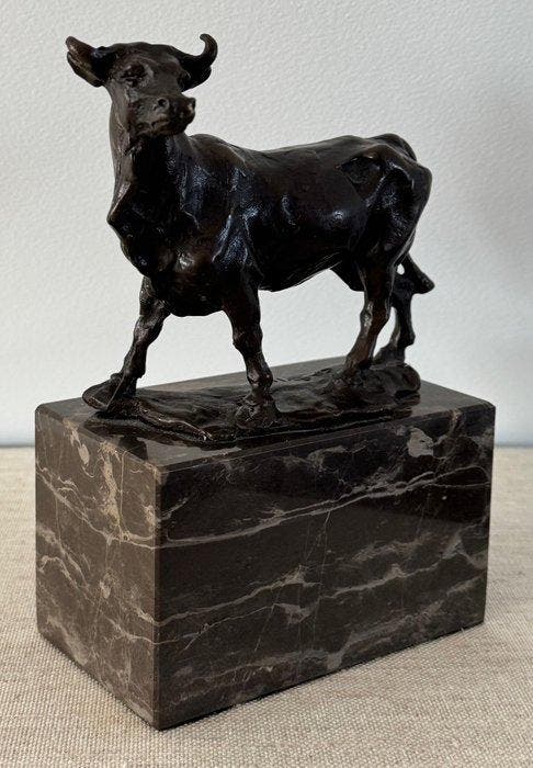 Beeldje - Koe op marmer naar Carvin - Brons, Antiek en Kunst, Curiosa en Brocante
