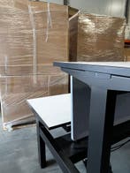 Refurbished duo bureau Herman Miller, elektrisch verstelbaar, Verzenden, In hoogte verstelbaar, Zo goed als nieuw
