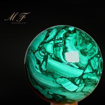 Prachtige grote malachietbol. Bol - Hoogte: 60 mm - Breedte: