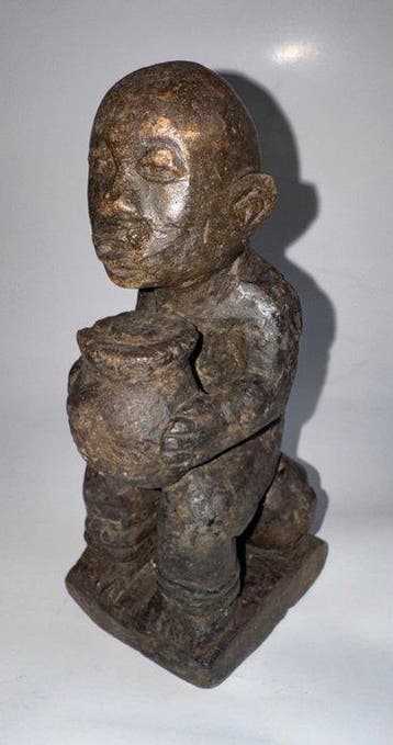 Afrikaanse traditionele steenfiguur - Bakongo - DR Congo