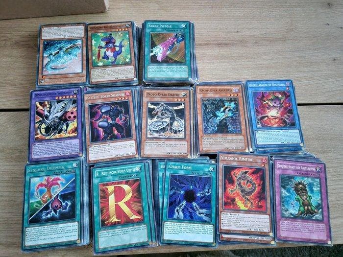 Konami - 2050 Bulk kaarten - Yu-Gi-Oh!, Verzamelen, Overige Verzamelen