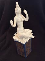 Meissen, Peter Strang - Beeldje - Zacht porcelein