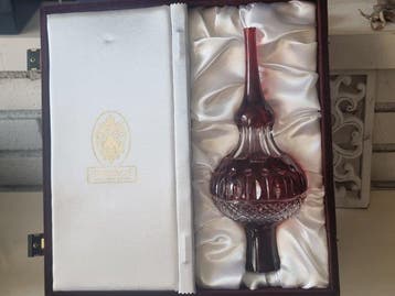 Fabergé ei - rood robijnkristal Fabergé Russisch nieuw in