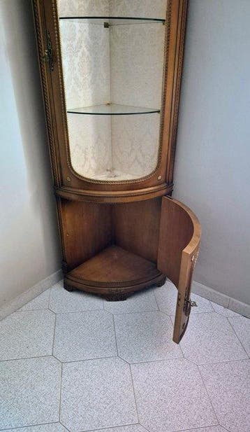 Vitrine - Walnoot - hoeketalage