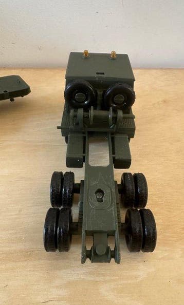 Solido 1:50 - Model militair voertuig (2) - tracteur
