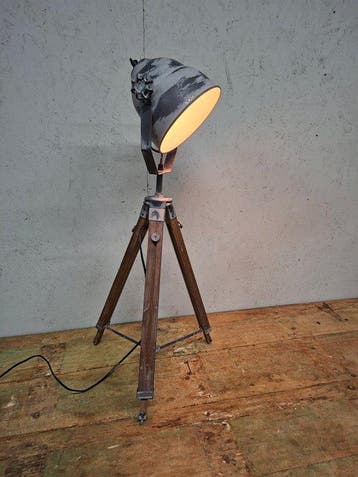 Staande lamp - Hout, Metaal - Lamp op driepoot