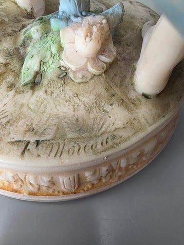 T.Moreau - Statue, Weergave van Maria en Jezus / Moeder en