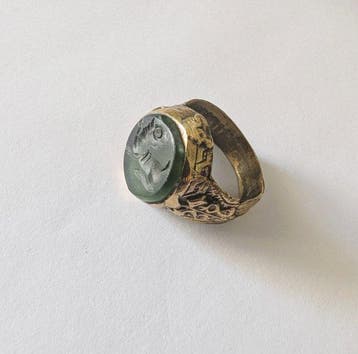 Brons, Chrysoprase gegraveerd in intaille - Ring -