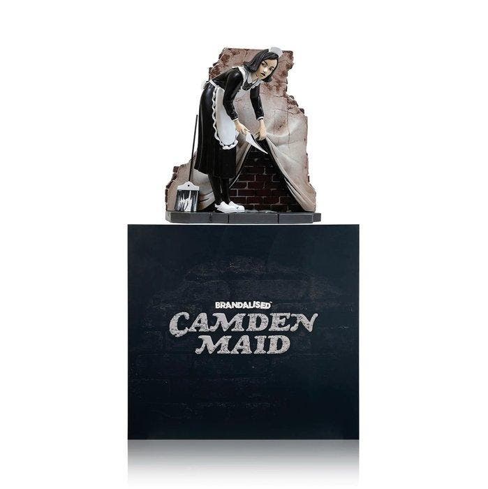 Brandalised x Mighty Jaxx - Camden Maid, Antiek en Kunst, Kunst | Designobjecten