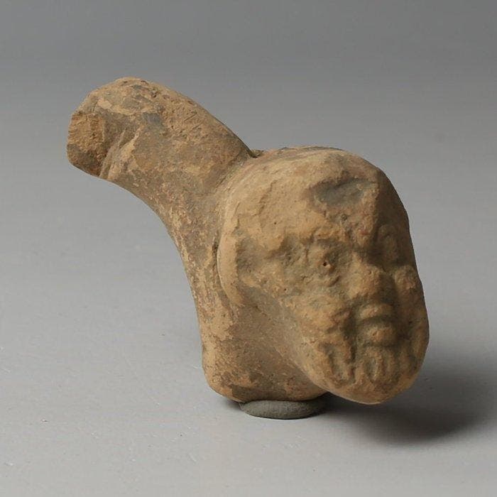Oud-Romeins Aardewerk Greepfragment met saterenkop (Zonder, Verzamelen, Mineralen en Fossielen