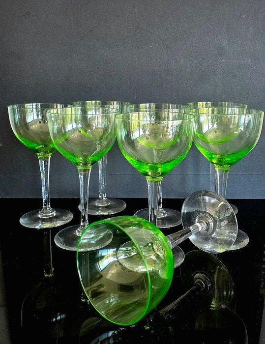 Doyen - Drinkset (8) - Uraniumglas - Wijnglazen, Antiek en Kunst, Antiek | Meubels | Tafels