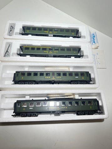 Roco H0 - 42100A/44730/44731 - Modeltrein personenwagonset