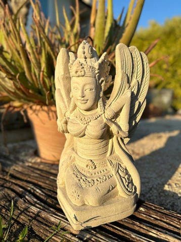 BIDARARI ALATA dea induista balinese - Statue - BIDARARI