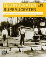 Technocraten en bureaucraten 9789028815377 E. Berkers, Verzenden, Zo goed als nieuw, E. Berkers